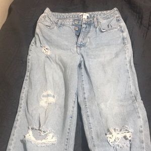 Light washed distress jeans